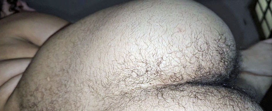 Raw never shaved ass crack of extreme hairy woman